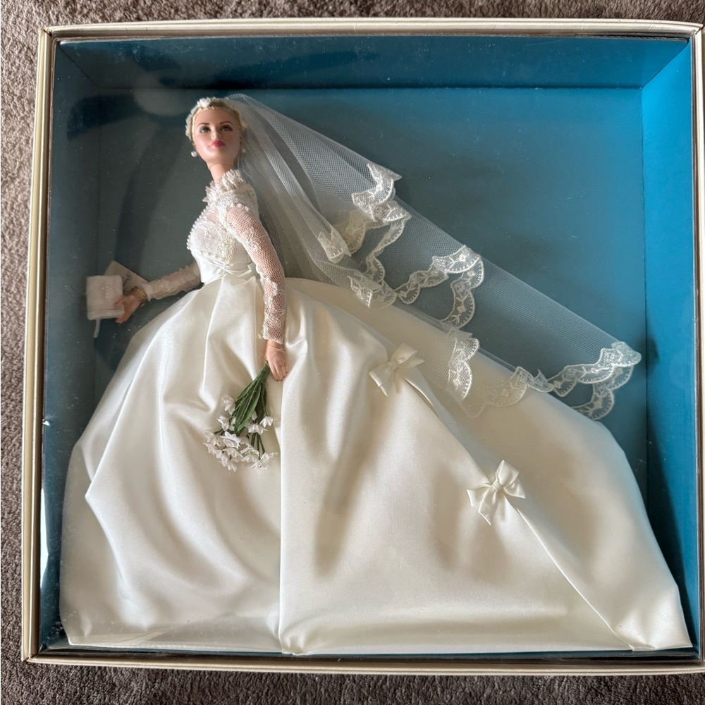 Mattel Grace Kelly Bride Doll in White Lace - Picture 1 of 12